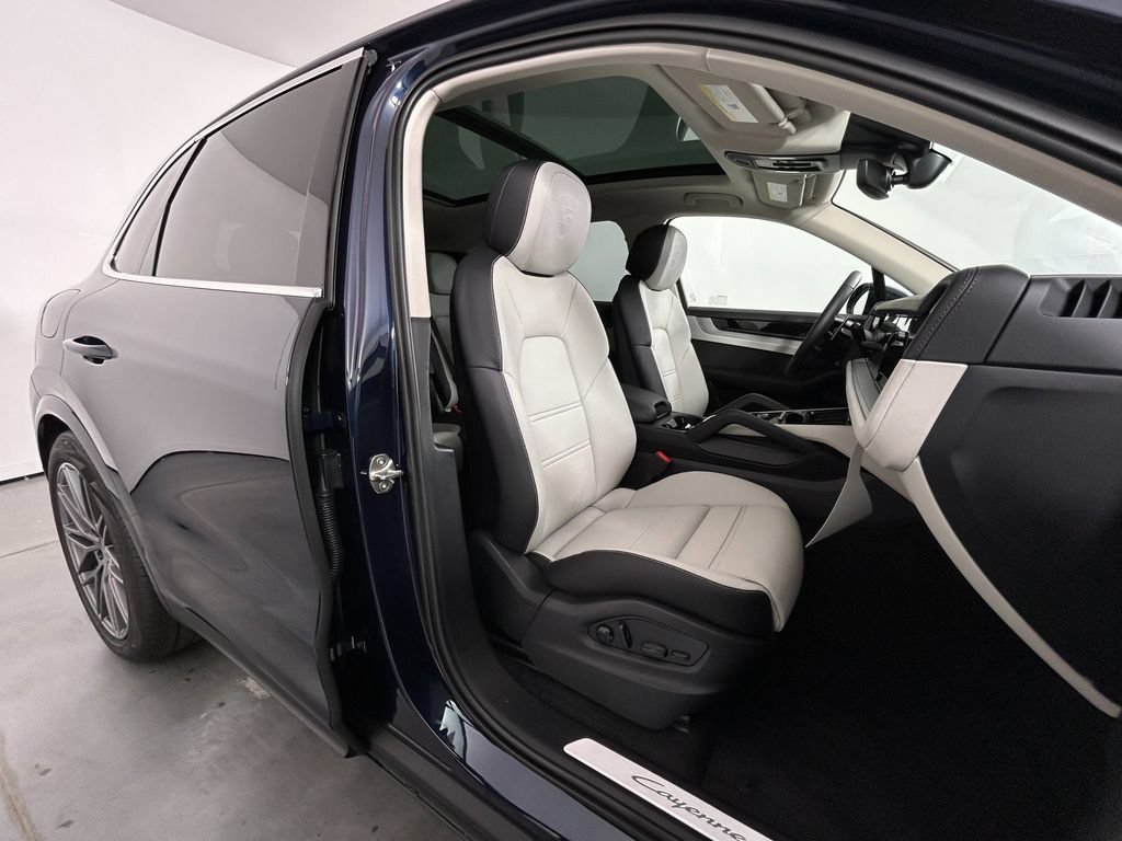 New 2026 Porsche Cayenne AWD/4WD image 23