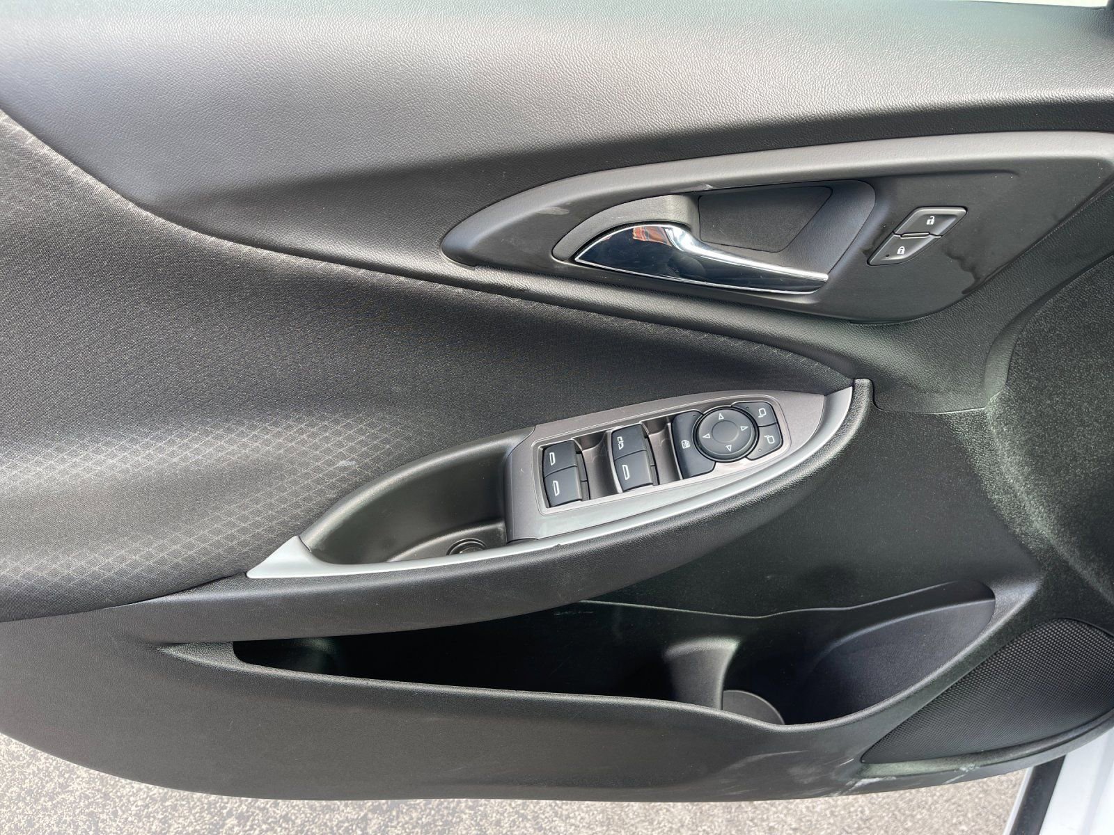 Used 2025 Chevrolet Malibu LT image 12