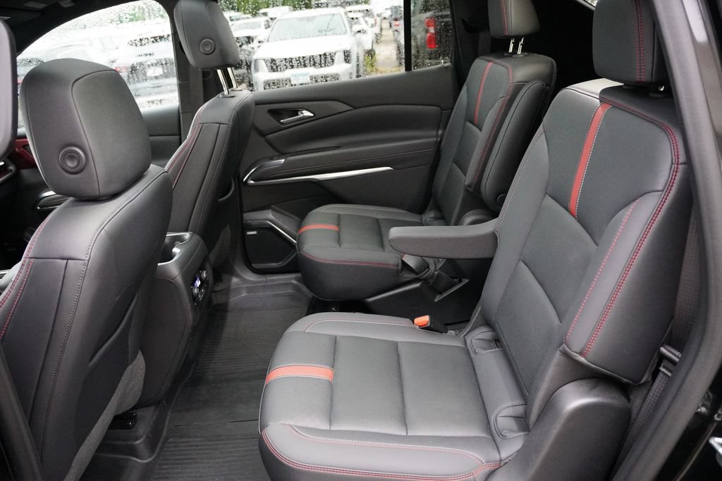 Certified 2024 Chevrolet Traverse RS FWD image 17
