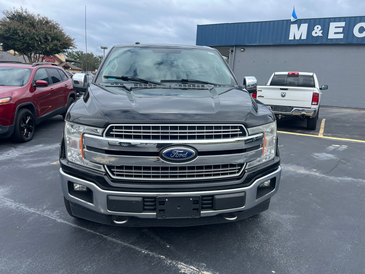 Used 2018 Ford F150 Lariat image 2