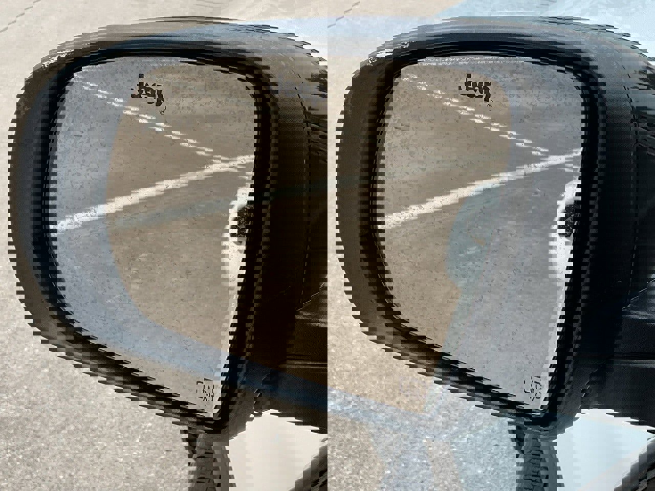 Used 2023 Jeep Compass Latitude image 11