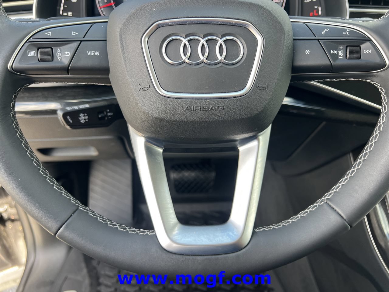 Used 2025 Audi Q8 Premium AWD/4WD image 11
