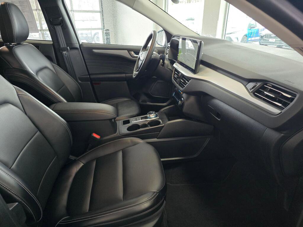 Used 2024 Ford Escape Platinum image 41