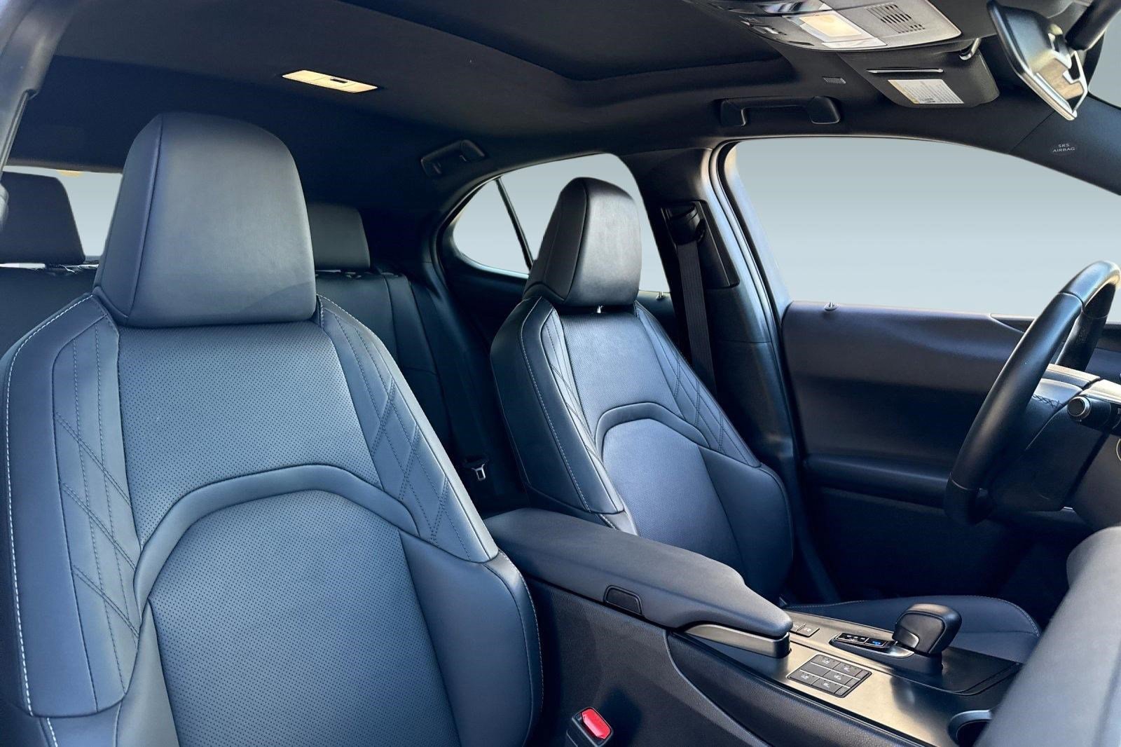 Used 2025 Lexus UX 300h AWD w/ Cold Area Package image 27