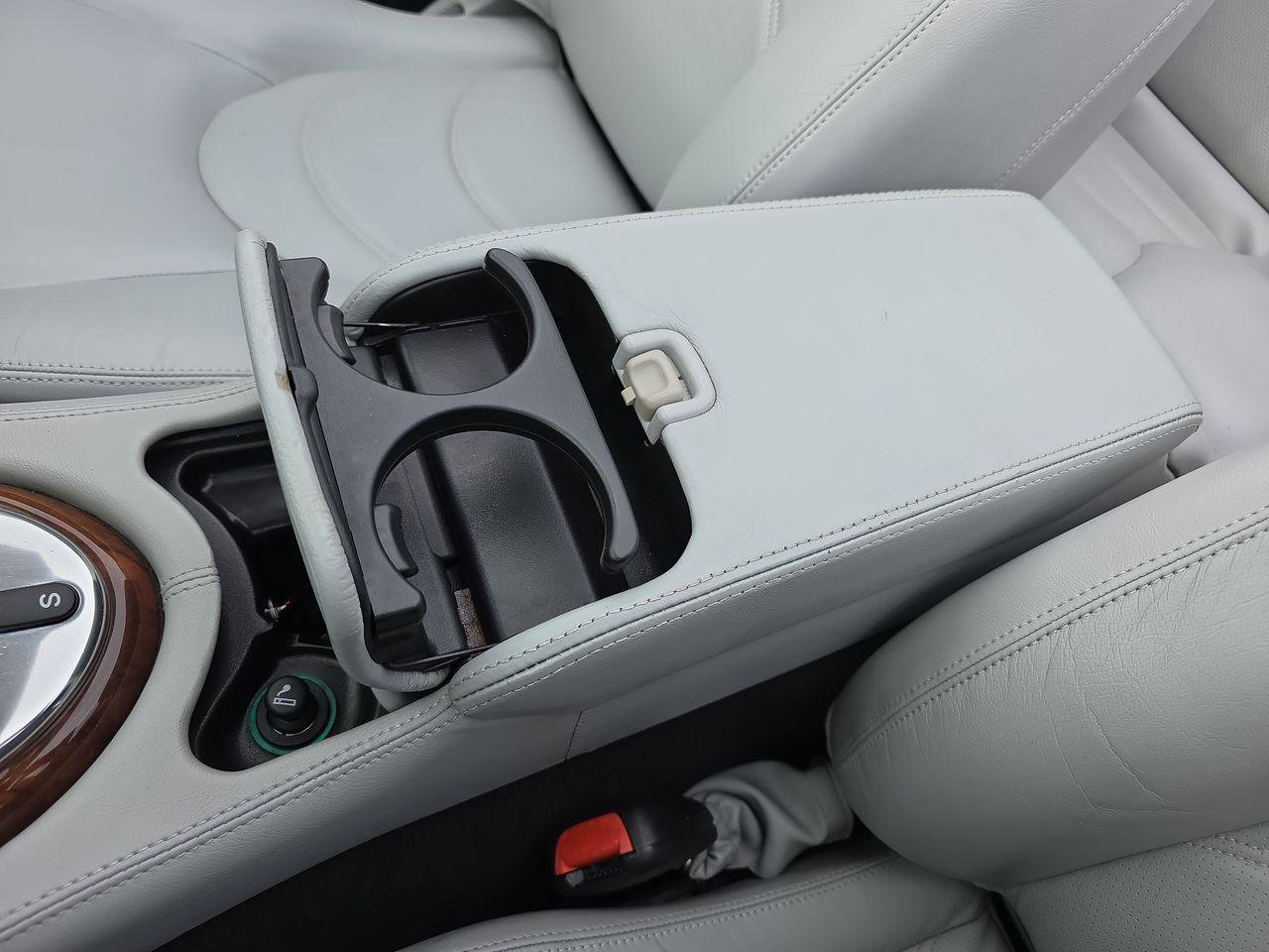 Used 2004 Jaguar XK8 Convertible image 26