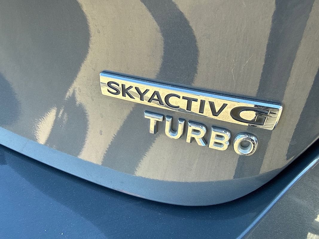 Used 2021 MAZDA MAZDA3 Hatchback w/Premium Plus Pkg image 13