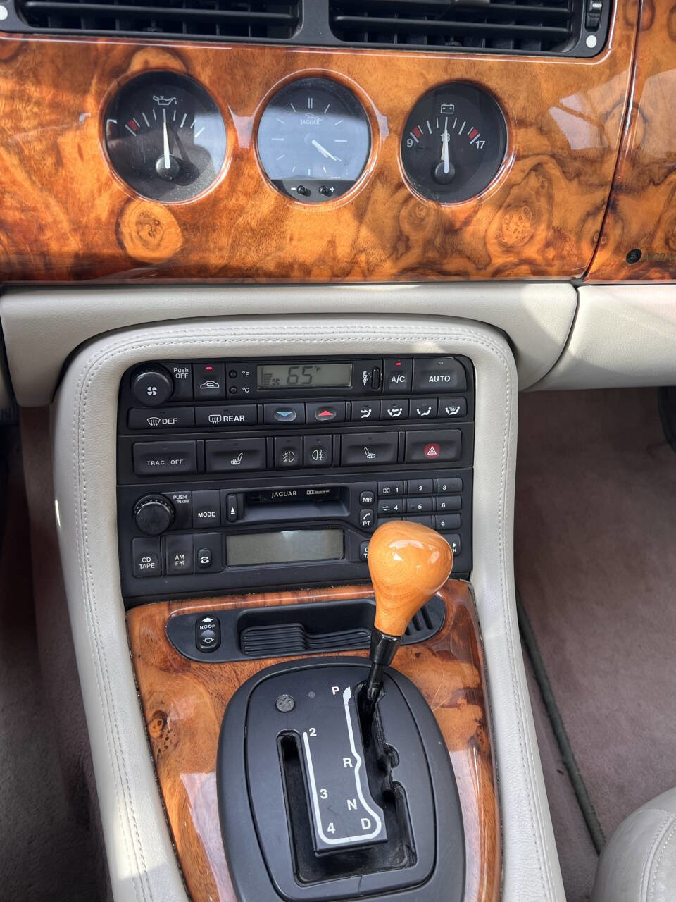 Used 2002 Jaguar XK8 XK8 2dr Convertible image 20