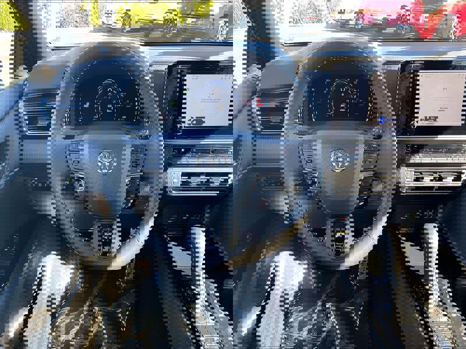 Used 2025 Toyota Camry SE image 8