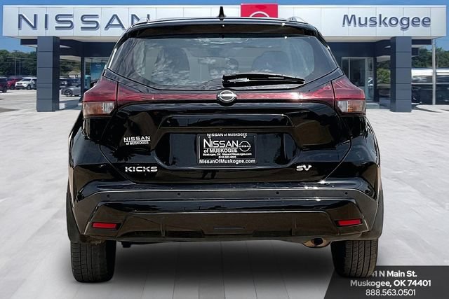Used 2024 Nissan Kicks SV FWD image 6