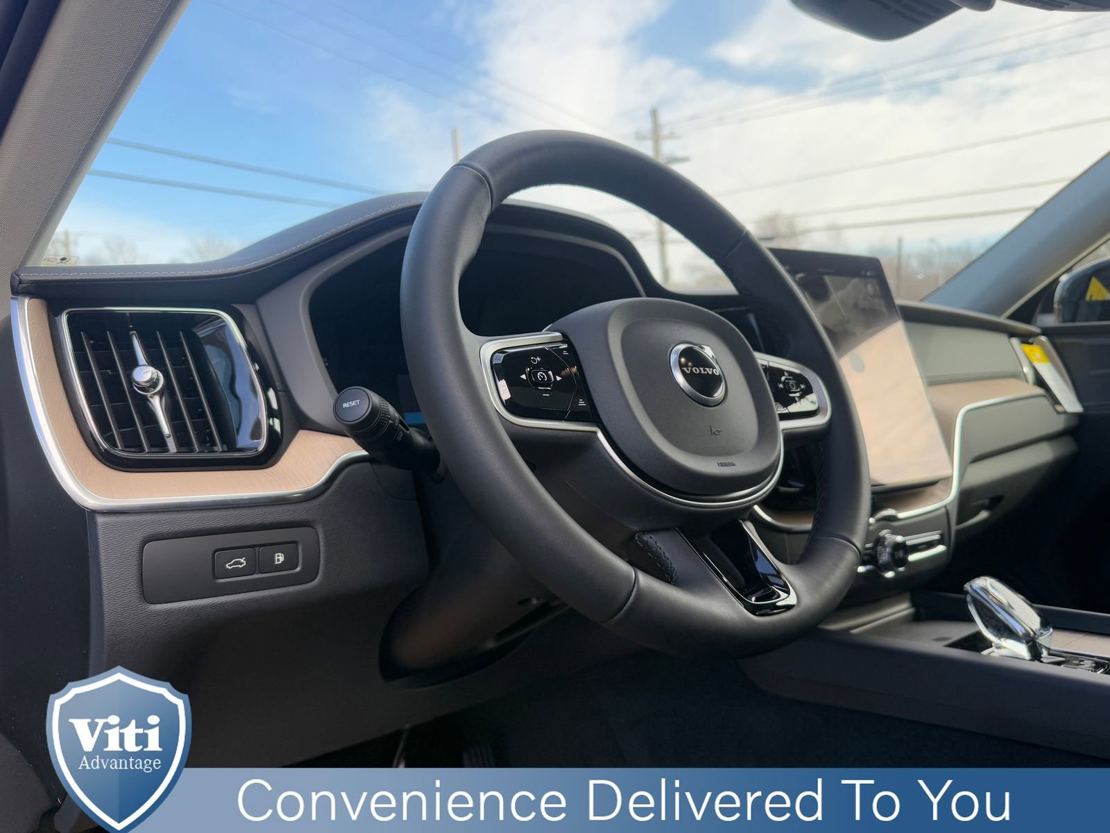 New 2026 Volvo XC60 T8 Ultra w/ Protection Package Premier AWD/4WD image 12