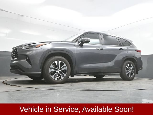 Used 2023 Toyota Highlander XLE AWD/4WD image 44