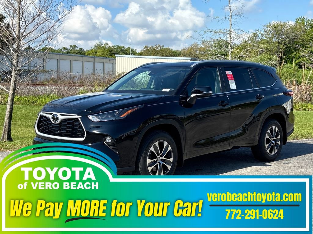 New 2026 Toyota Highlander XLE image 1