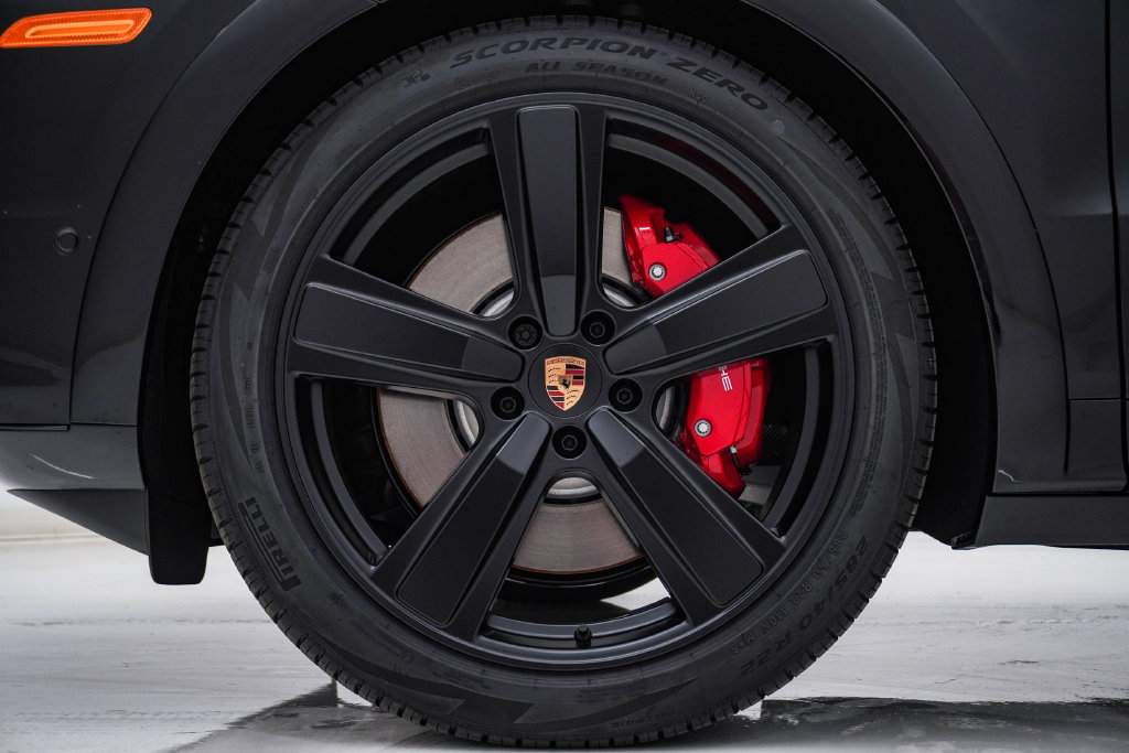 New 2026 Porsche Cayenne GTS AWD/4WD image 13