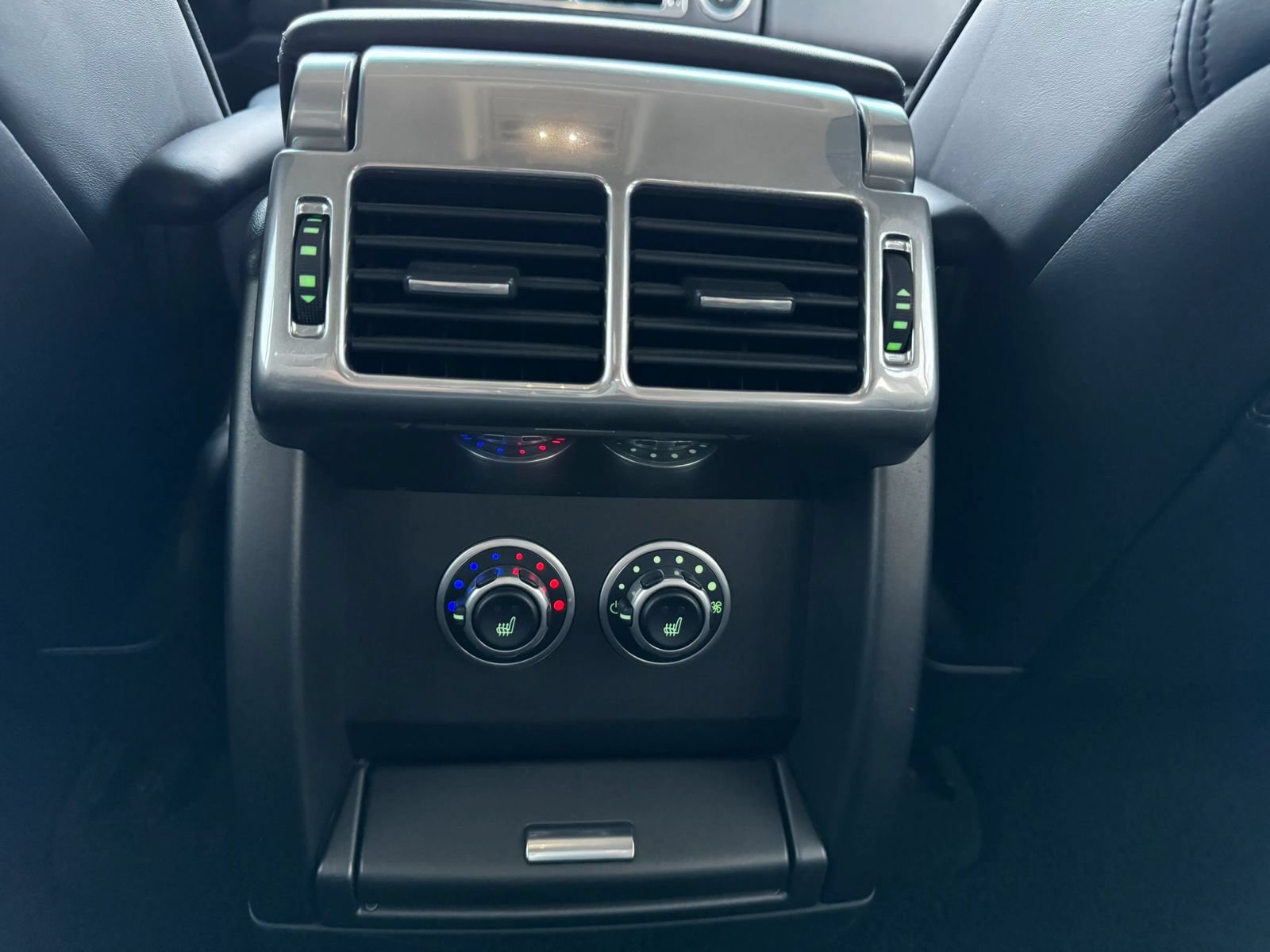 Used 2011 Land Rover Range Rover HSE LUX AWD/4WD image 12