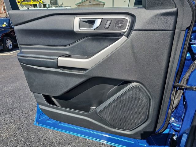 Used 2022 Ford Explorer XLT w/ Equipment Group 202A image 32