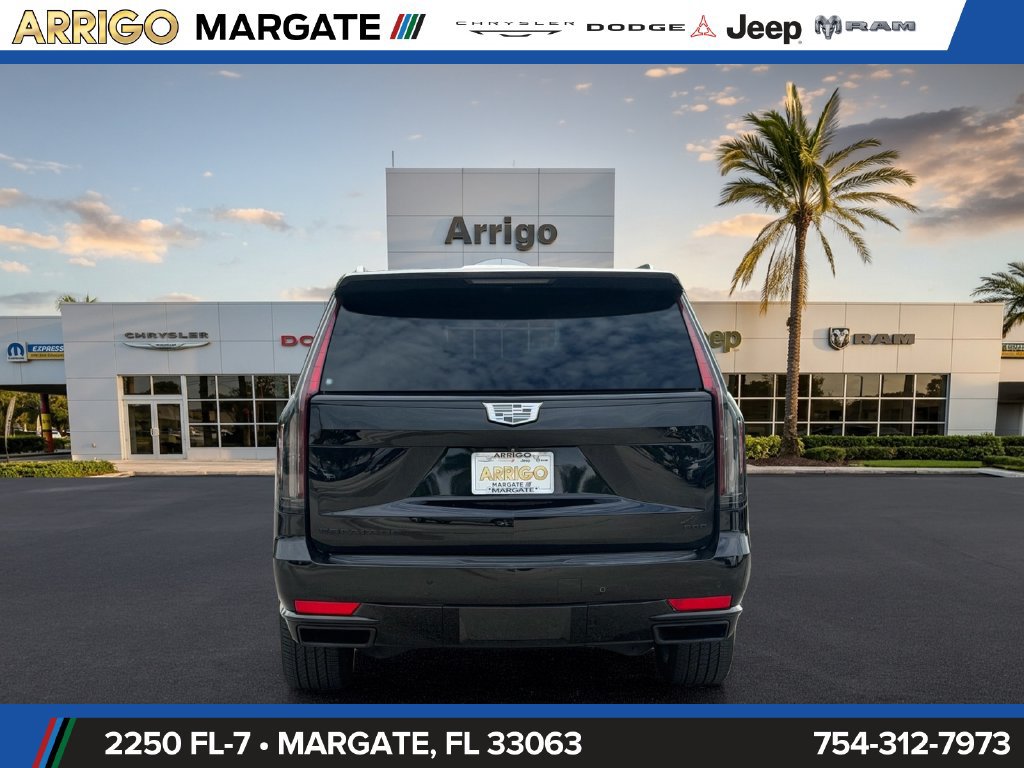 Used 2023 Cadillac Escalade ESV Luxury RWD image 6