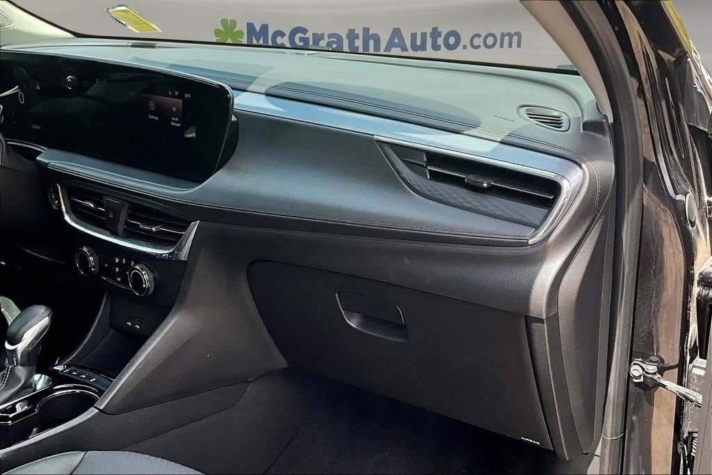 Used 2025 Buick Encore GX Preferred AWD/4WD image 24