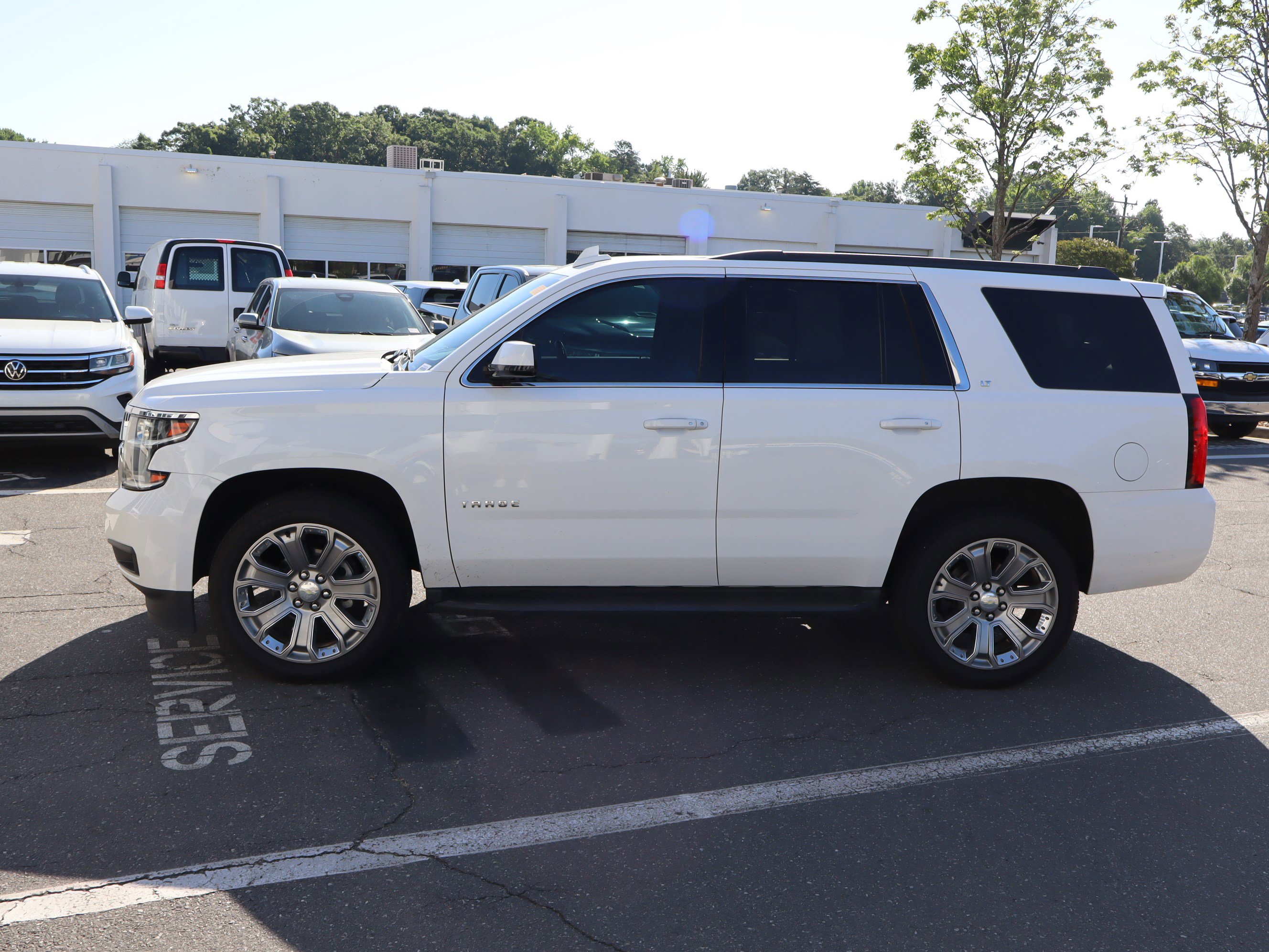 Used 2017 Chevrolet Tahoe LT w/ Luxury Package RWD image 7