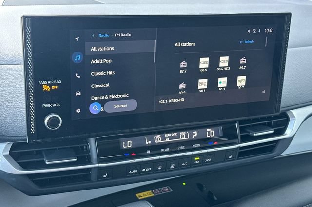 Certified 2026 Toyota Sienna XLE FWD image 24