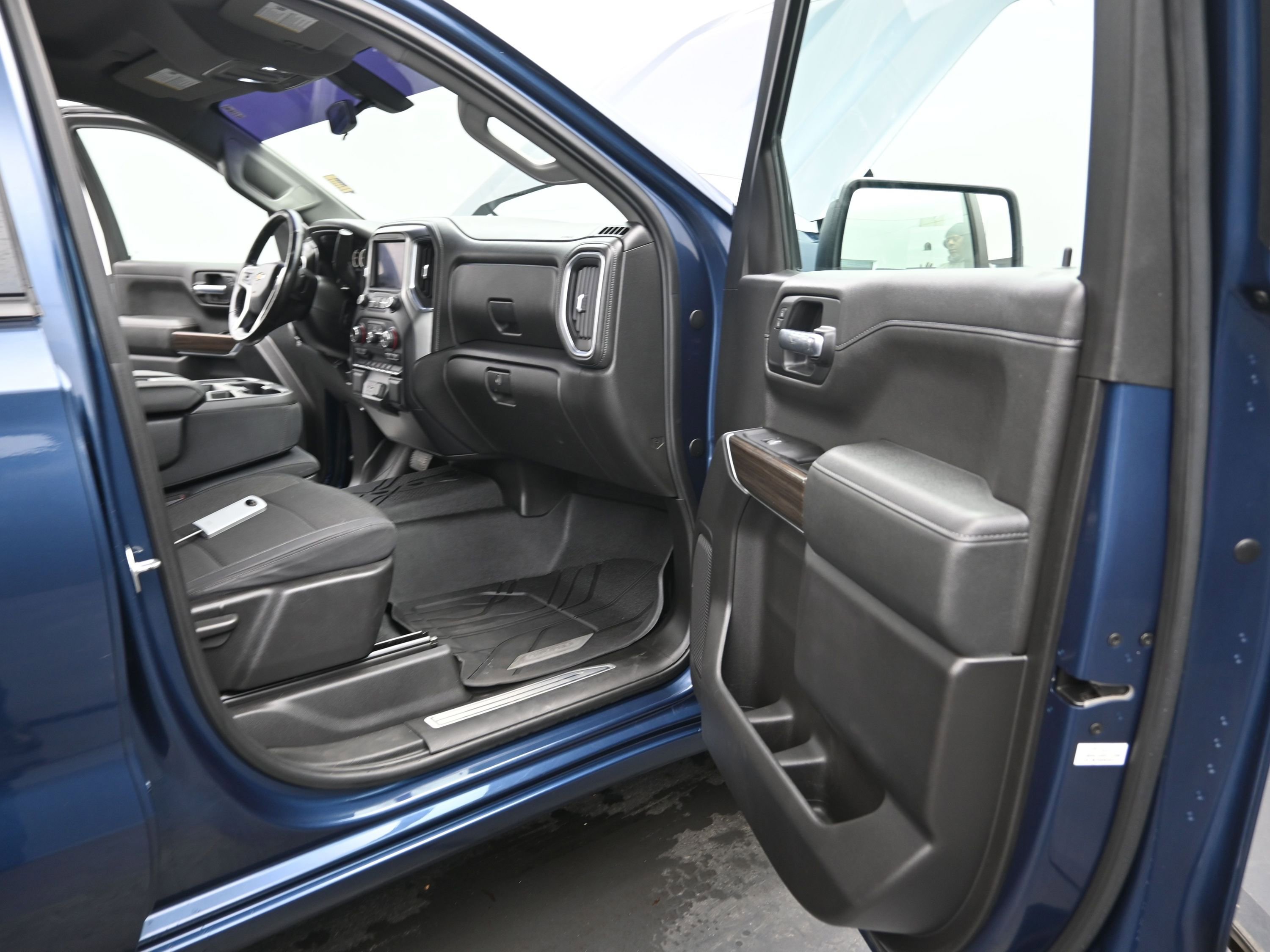Used 2019 Chevrolet Silverado 1500 LT w/ All-Star Edition image 22