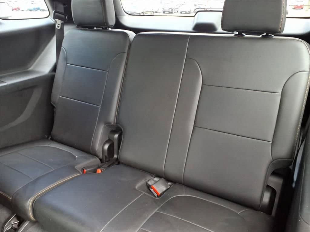 Used 2021 Chevrolet Traverse Premier FWD image 23
