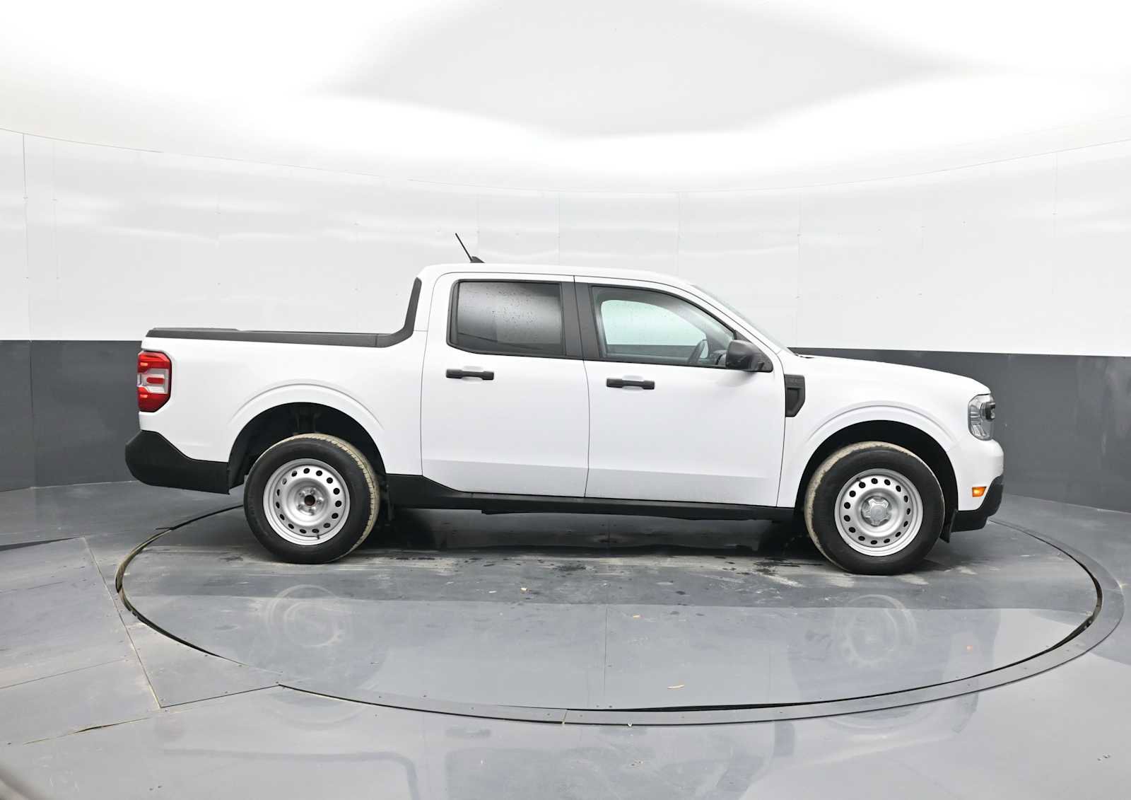 Used 2023 Ford Maverick XL image 9