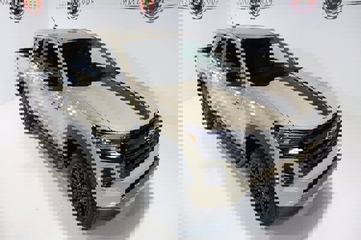 Used 2024 Chevrolet Colorado Z71 w/ Z71 Convenience Package 2 image 79