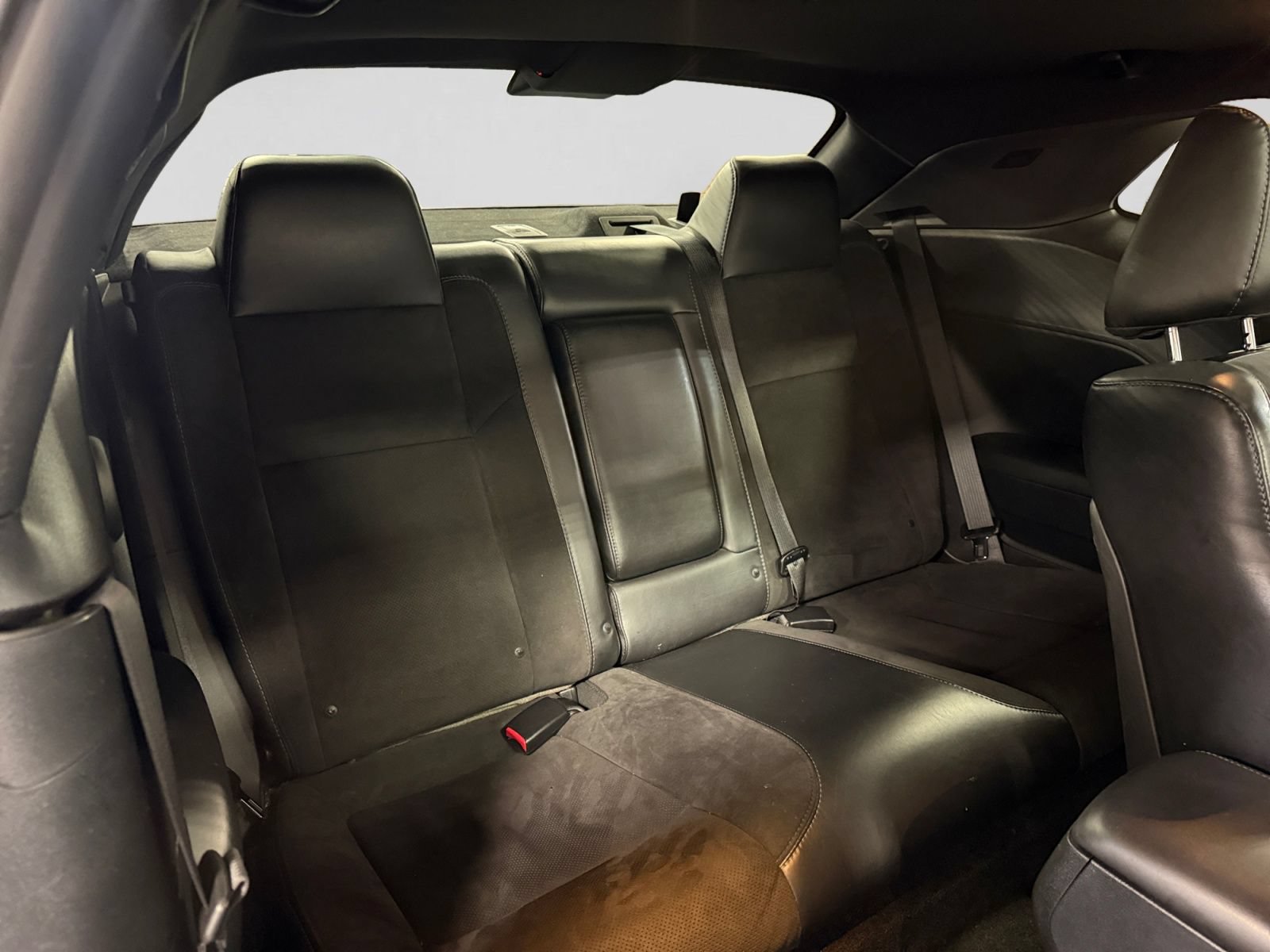 Used 2015 Dodge Challenger R/T Scat Pack w/ Leather Interior Group RWD image 24