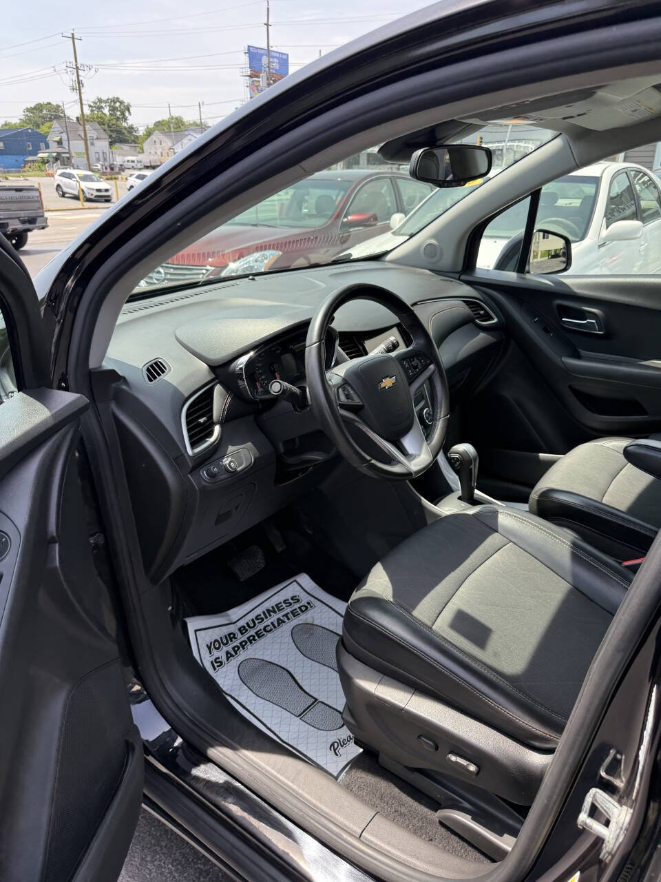 Used 2019 Chevrolet Trax LT w/ LT Convenience Package AWD/4WD image 10