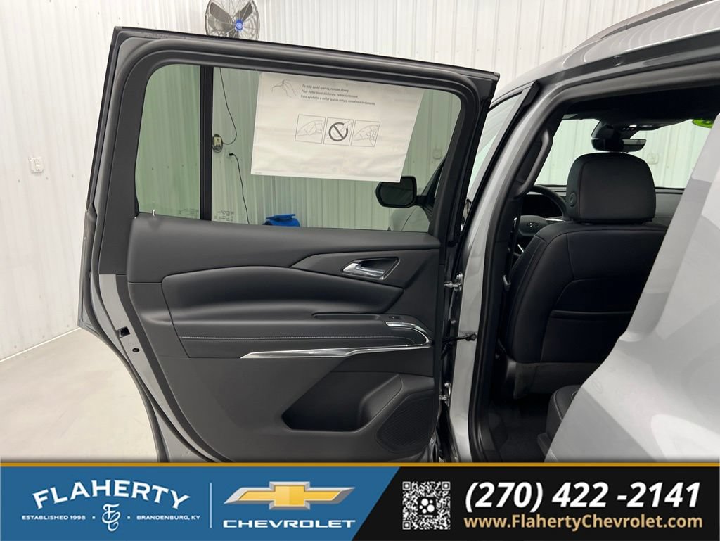 New 2026 Chevrolet Traverse LT w/ Midnight/Sport Edition AWD/4WD image 10