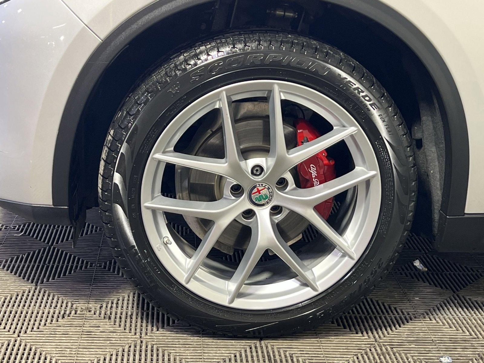 Used 2019 Alfa Romeo Stelvio Ti Sport w/ Quick Order Package 22S Sport image 12