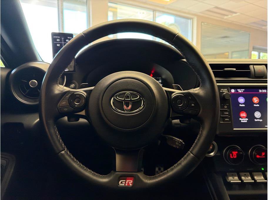 Used 2022 Toyota GR86 Premium w/ ALL Weather Mat Package (TMS) RWD image 21