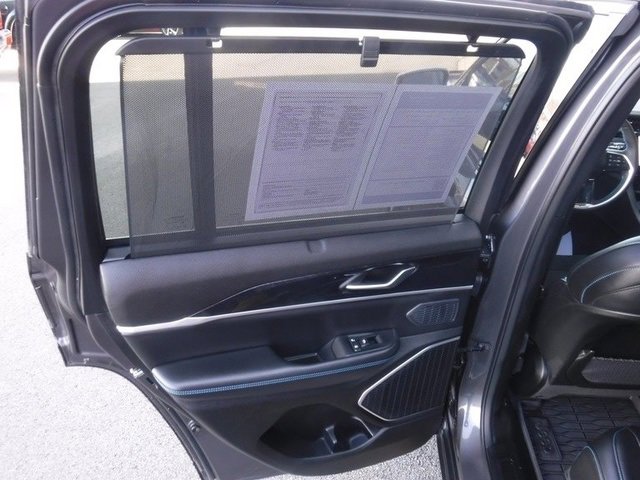 Used 2023 Jeep Grand Cherokee Trailhawk w/ Luxury Tech Group III image 66