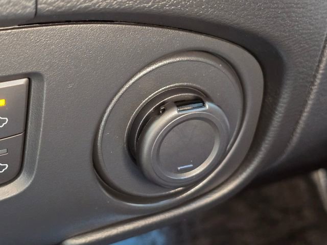 Used 2023 Nissan Frontier SV w/ Technology Package image 31