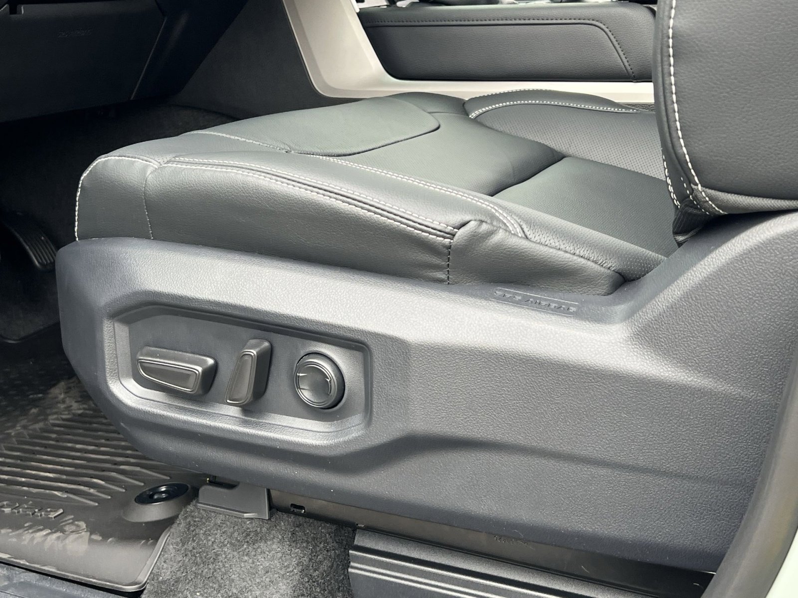 New 2026 Toyota Tundra Limited image 10