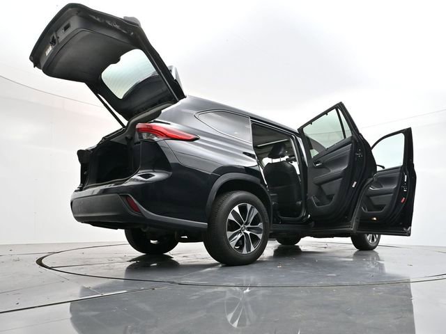 Used 2022 Toyota Highlander XLE image 56