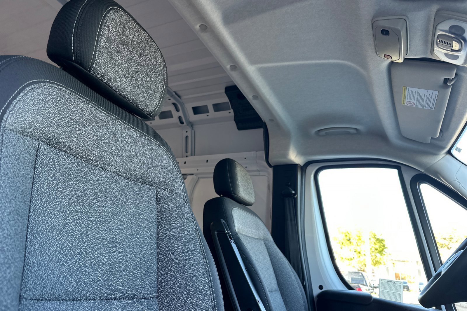 New 2025 RAM ProMaster 2500 w/ Convenience Group FWD image 17