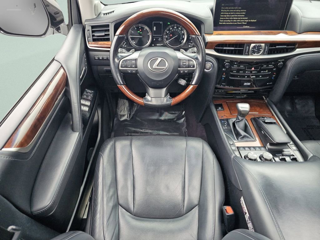 Used 2017 Lexus LX 570 4WD w/ Luxury Package image 4