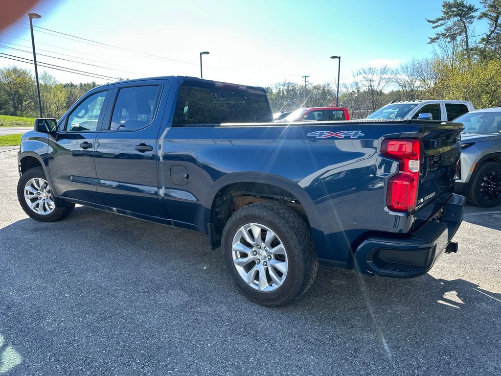 Used 2020 Chevrolet Silverado 1500 Custom w/ Custom Value Package AWD/4WD image 3