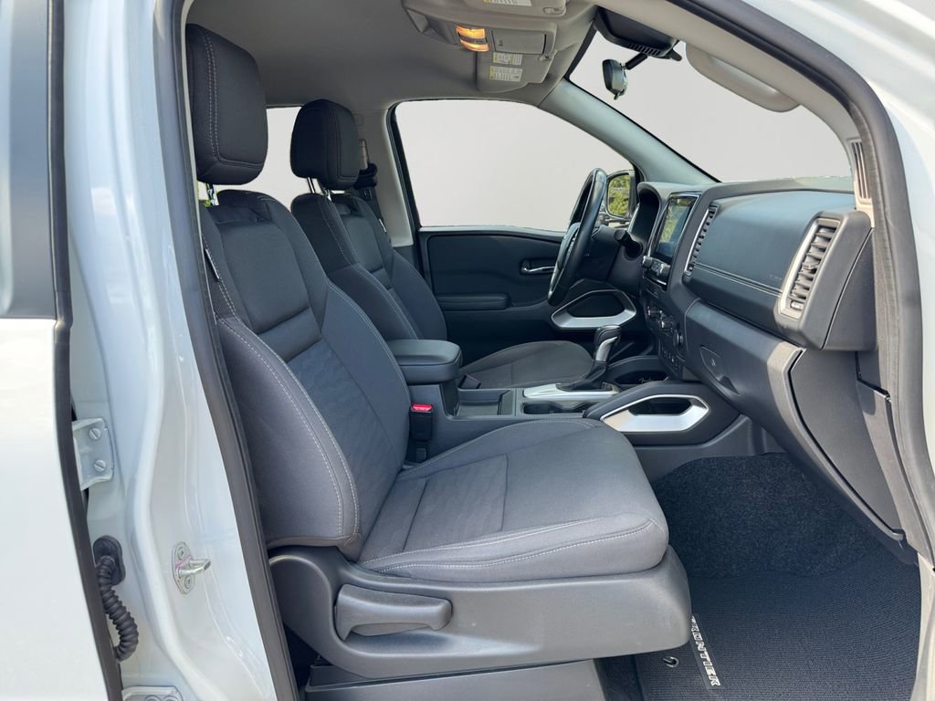 Used 2024 Nissan Frontier SV w/ SV Convenience Package RWD image 12