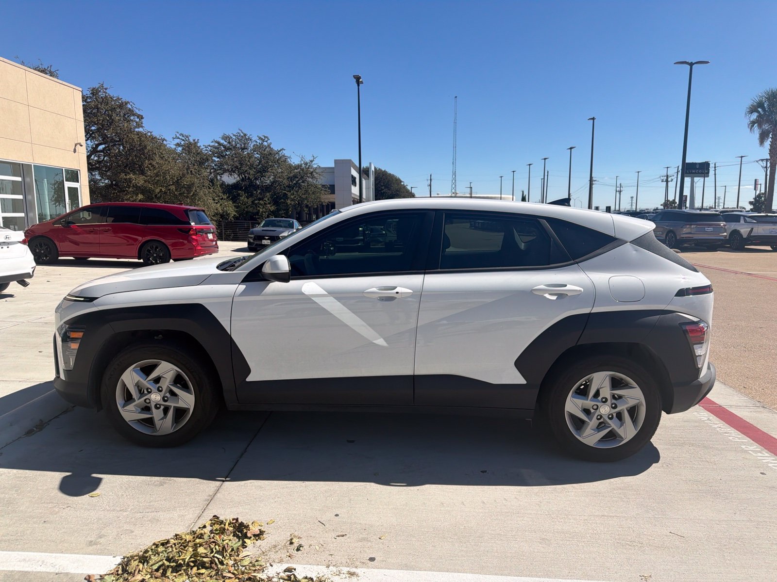 Used 2025 Hyundai Kona SE FWD image 8