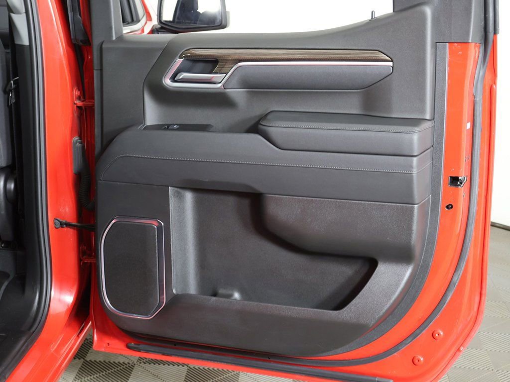 Used 2025 Chevrolet Silverado 1500 LT image 24