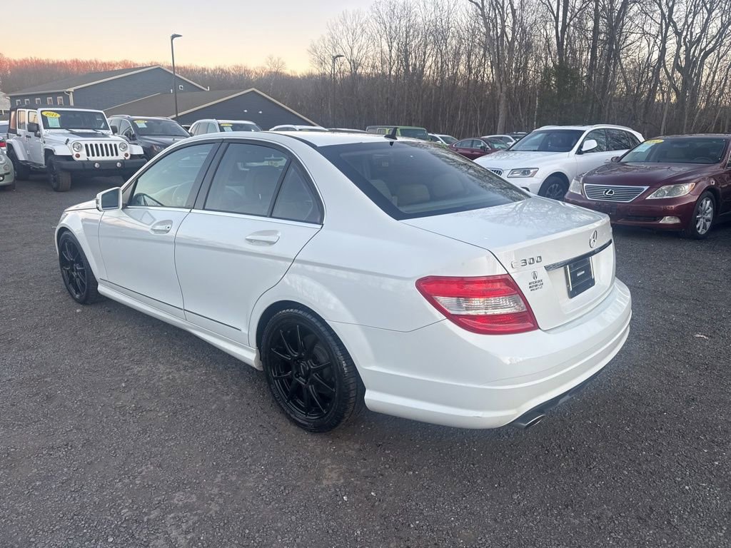 Used 2011 Mercedes-Benz C 300 4MATIC Sedan image 24