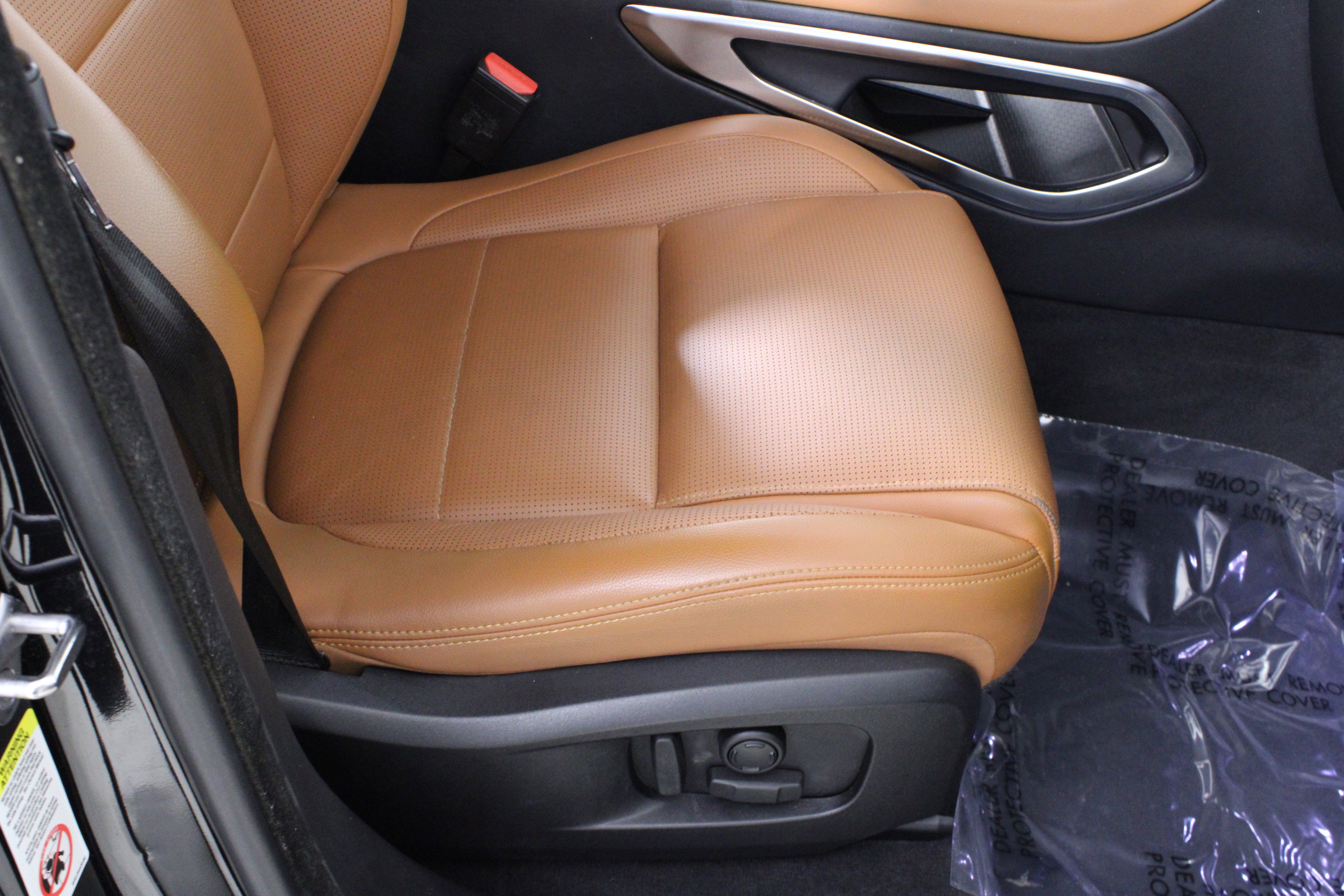 Used 2023 Jaguar F-PACE R-Dynamic S image 17