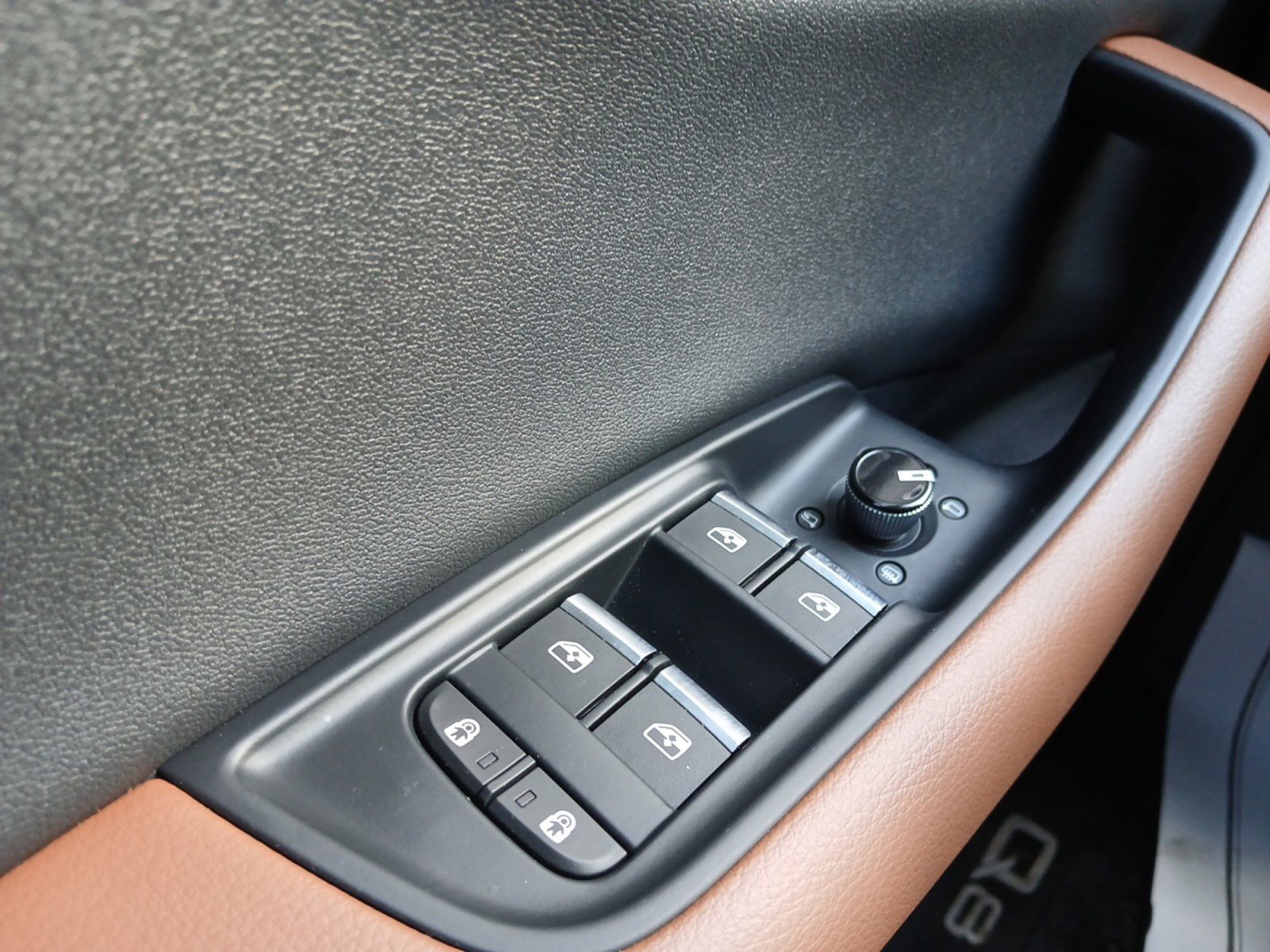 Used 2022 Audi Q8 Premium Plus w/ Premium Plus Package image 18