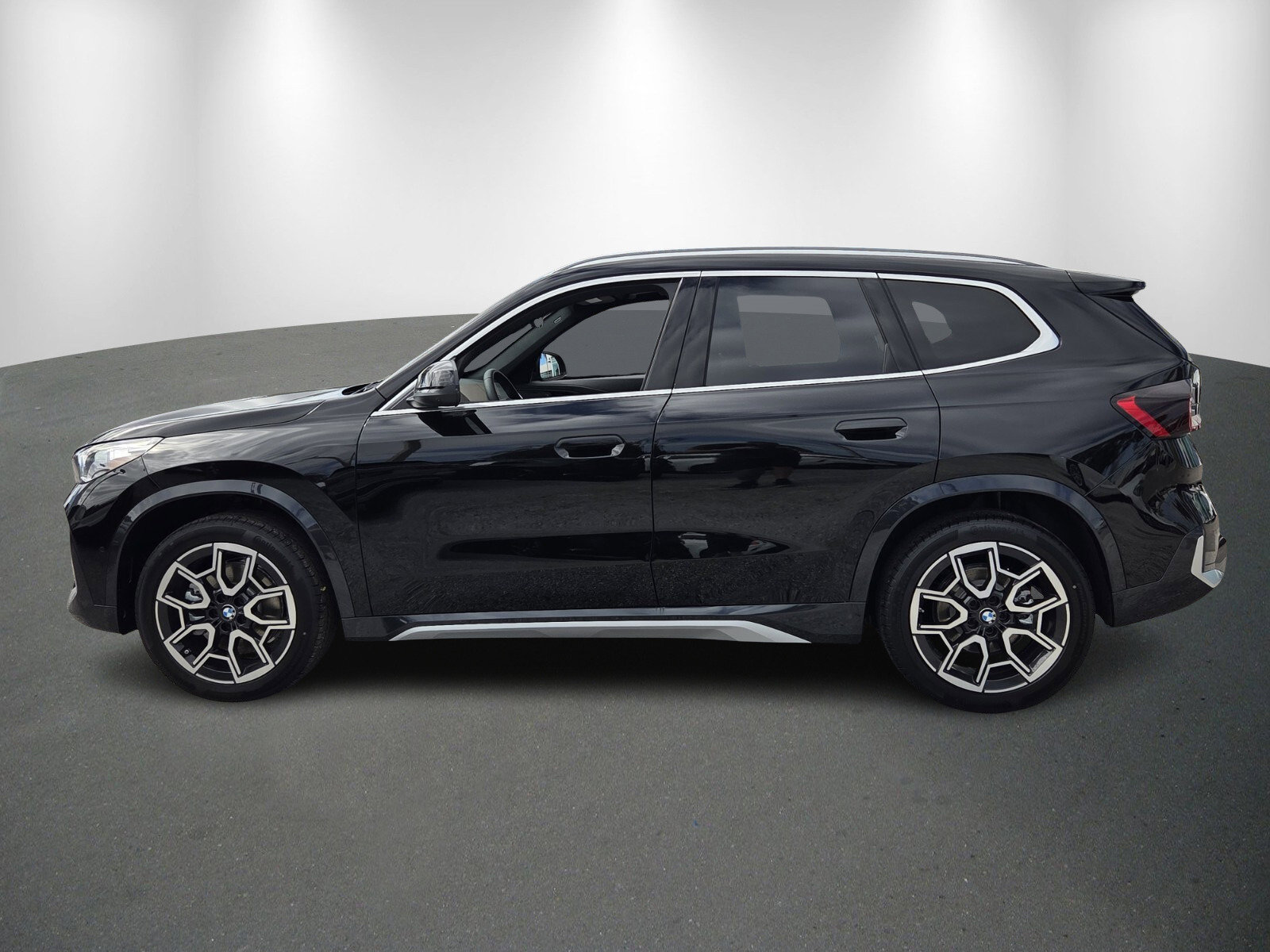 Used 2026 BMW X1 xDrive28i w/ Technology Package image 4