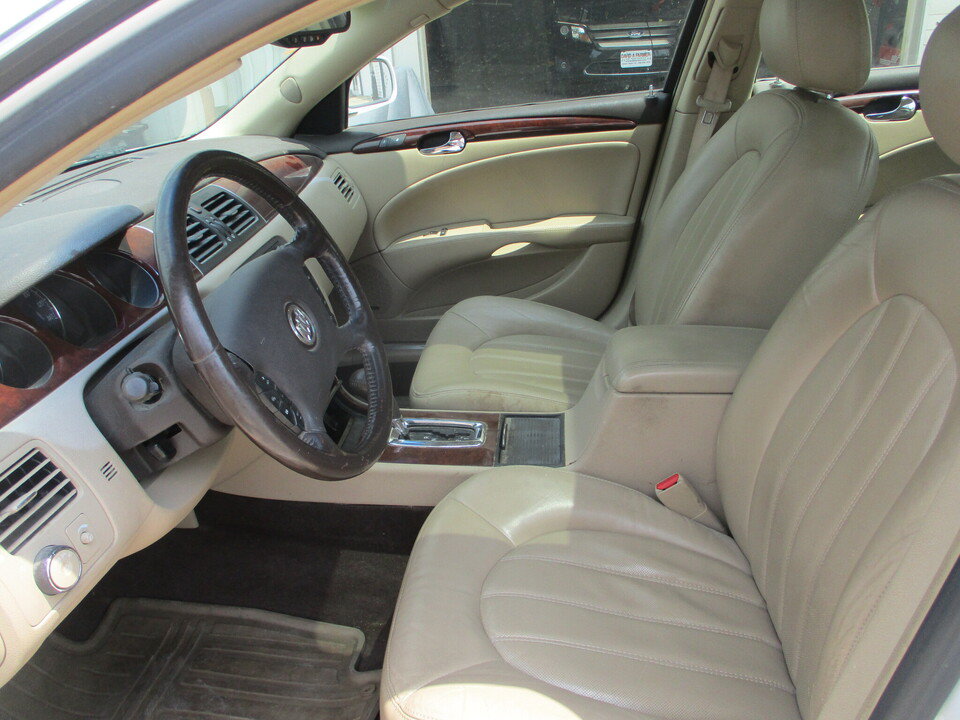 Used 2007 Buick Lucerne CXS w/ Driver Confidence Package FWD image 29