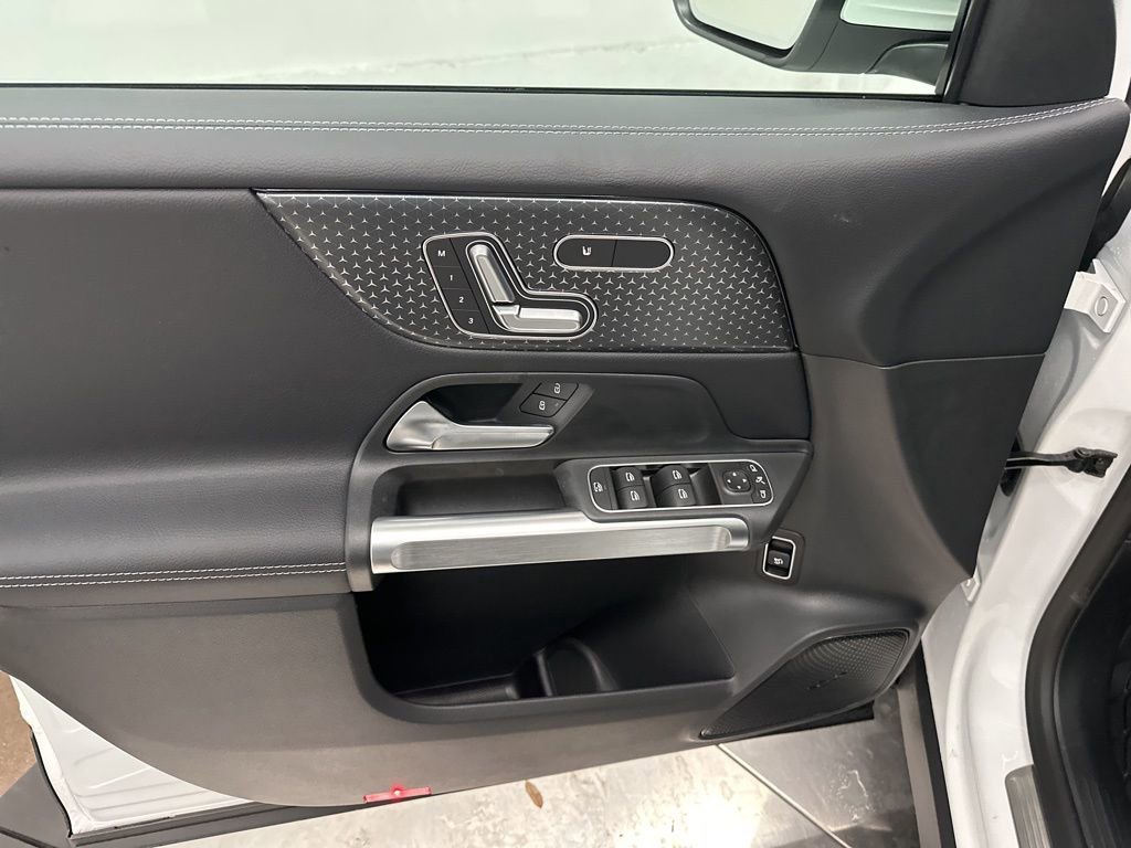 New 2026 Mercedes-Benz GLB 250 4MATIC image 11