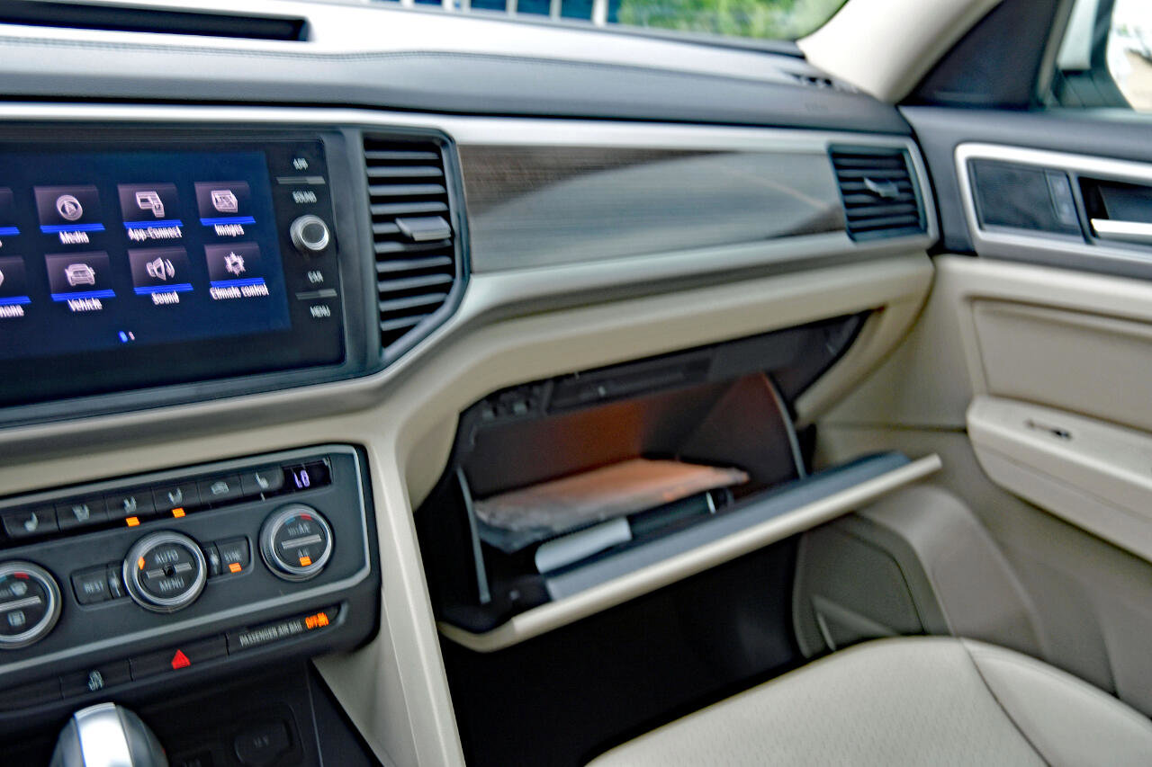 Used 2020 Volkswagen Atlas SE w/ Panoramic Sunroof Package image 28