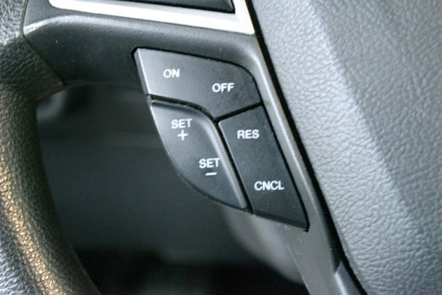 Used 2015 Ford Fusion SE FWD image 13